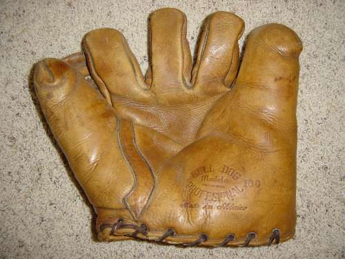 Beehive Bull Dog Model 100 Front - Mexico